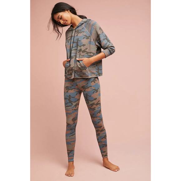 SUNDRY Womens Camo Crop Hoodie Size Small Multicolor Camo Stretchy Comfy Cozy - Picture 1 of 10